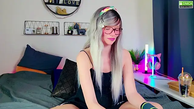 Snapshot of Kittychatte chatting on 01-09-25, 08:33 Kittychatte online show from 01-09-25, 08:33