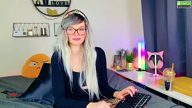 Snapshot of Kittychatte chatting on 01-25-25, 10:51 Kittychatte online show from 01-25-25, 10:51