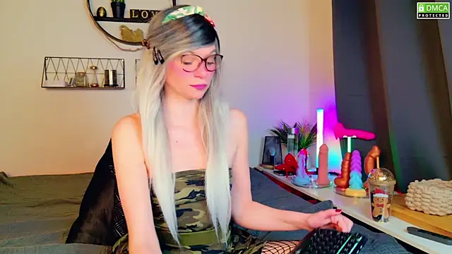 Snapshot of Kittychatte chatting on 03-16-25, 08:54 Kittychatte online show from 03-16-25, 08:54