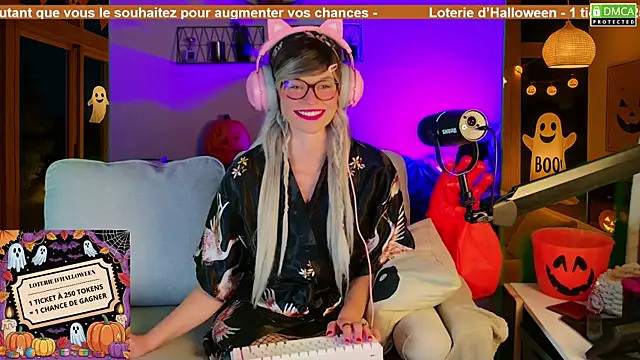 Snapshot of Kittychatte chatting on 10-20-25, 08:09 Kittychatte online show from 10-20-25, 08:09