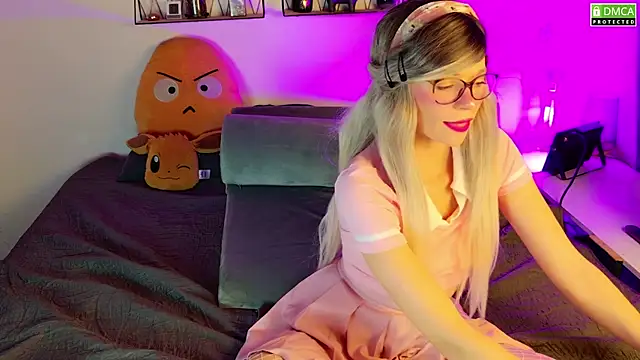 Kittychatte online show from 11-24-25, 09:25