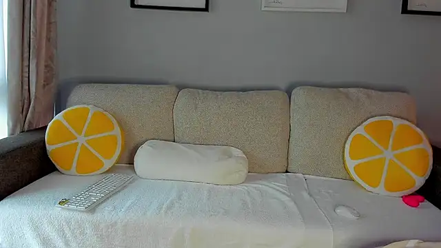 bellahot77 online show from 10-24-25, 08:33