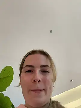 KissMissAngela online show from 03-11-25, 04:18