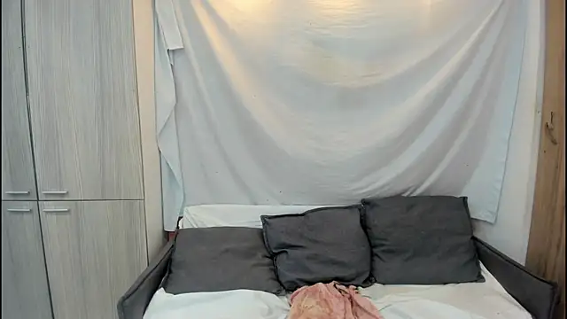 Mhelanny2 online show from 01-13-26, 02:39