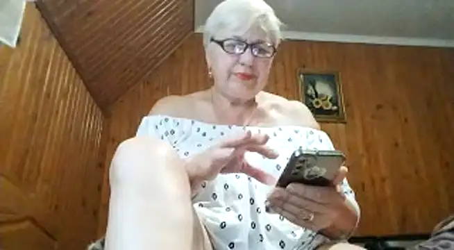 Snapshot of SweetCherry27 chatting on 07-02-26, 04:13 SweetCherry27 online show from 07-02-26, 04:13