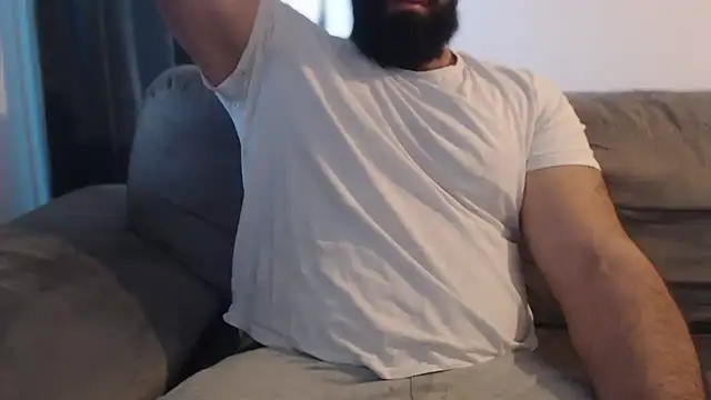 hugemachohandsome online show from 12-04-25, 08:56