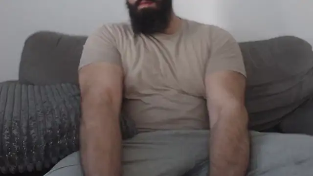 Snapshot of hugemachohandsome chatting on 05-03-26, 05:35 hugemachohandsome online show from 05-03-26, 05:35