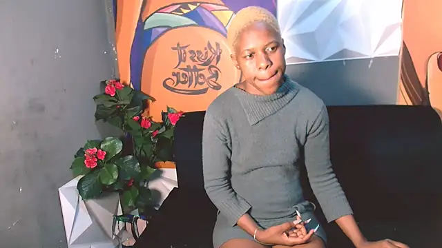 Snapshot of Ebonystormxxx chatting on 10-28-25, 08:29 Ebonystormxxx online show from 10-28-25, 08:29