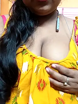 Snapshot of Sophiaboudi chatting on 12-25-24, 06:19 Sophiaboudi online show from 12-25-24, 06:19