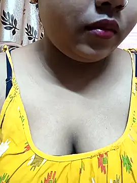 Snapshot of Sophiaboudi chatting on 01-28-25, 05:35 Sophiaboudi online show from 01-28-25, 05:35