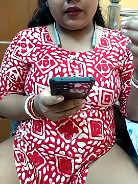 Snapshot of Sophiaboudi chatting on 02-18-25, 05:42 Sophiaboudi online show from 02-18-25, 05:42