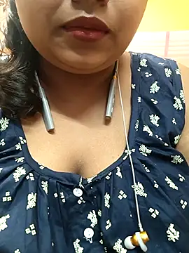 Snapshot of Sophiaboudi chatting on 02-26-25, 05:28 Sophiaboudi online show from 02-26-25, 05:28