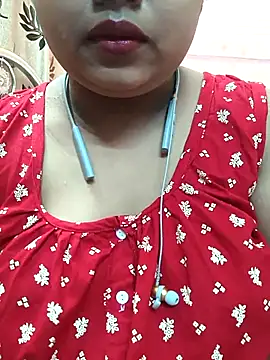 Snapshot of Sophiaboudi chatting on 02-28-25, 05:37 Sophiaboudi online show from 02-28-25, 05:37