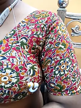 Snapshot of Sophiaboudi chatting on 03-04-25, 05:03 Sophiaboudi online show from 03-04-25, 05:03