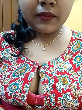 Snapshot of Sophiaboudi chatting on 03-06-25, 05:33 Sophiaboudi online show from 03-06-25, 05:33