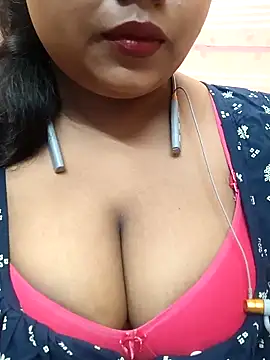 Snapshot of Sophiaboudi chatting on 03-12-25, 05:28 Sophiaboudi online show from 03-12-25, 05:28