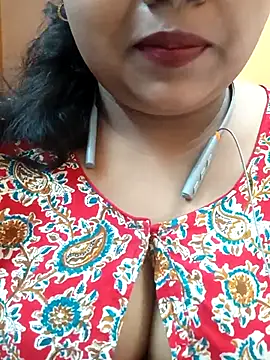 Snapshot of Sophiaboudi chatting on 03-17-25, 05:27 Sophiaboudi online show from 03-17-25, 05:27