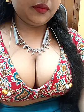 Snapshot of Sophiaboudi chatting on 09-23-25, 04:32 Sophiaboudi online show from 09-23-25, 04:32