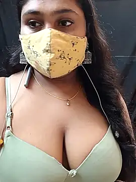 Snapshot of Sophiaboudi chatting on 10-05-25, 05:00 Sophiaboudi online show from 10-05-25, 05:00