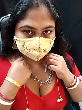 Snapshot of Sophiaboudi chatting on 10-06-25, 06:05 Sophiaboudi online show from 10-06-25, 06:05