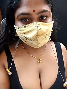 Snapshot of Sophiaboudi chatting on 10-08-25, 05:43 Sophiaboudi online show from 10-08-25, 05:43