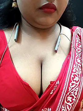 Snapshot of Sophiaboudi chatting on 10-17-25, 05:59 Sophiaboudi online show from 10-17-25, 05:59