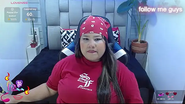 Snapshot of evelin_zaens chatting on 06-21-26, 08:11 evelin zaens online show from 06-21-26, 08:11