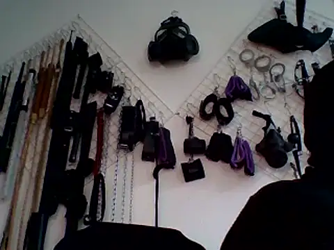 Snapshot of FeticheMacabre chatting on 12-14-24, 08:18 FeticheMacabre online show from 12-14-24, 08:18