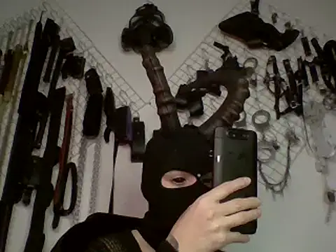 Snapshot of FeticheMacabre chatting on 01-18-25, 02:47 FeticheMacabre online show from 01-18-25, 02:47