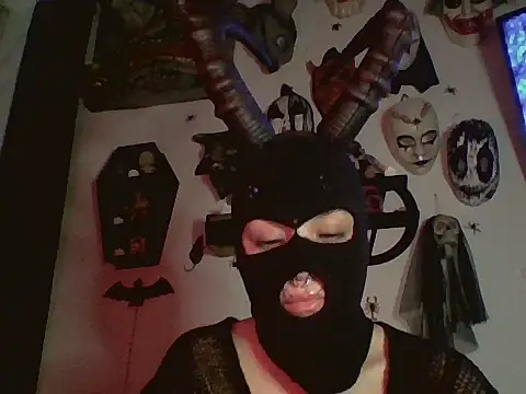 Snapshot of FeticheMacabre chatting on 09-13-25, 05:40 FeticheMacabre online show from 09-13-25, 05:40