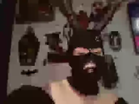 Snapshot of FeticheMacabre chatting on 10-19-25, 04:35 FeticheMacabre online show from 10-19-25, 04:35