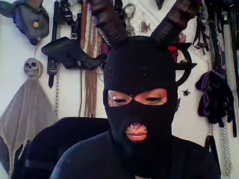 Snapshot of FeticheMacabre chatting on 04-26-26, 07:44 FeticheMacabre online show from 04-26-26, 07:44