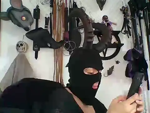 Snapshot of FeticheMacabre chatting on 05-03-26, 04:35 FeticheMacabre online show from 05-03-26, 04:35