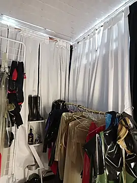 Snapshot of LatexDevil_Blondie chatting on 06-06-26, 09:30 LatexDevil Blondie online show from 06-06-26, 09:30