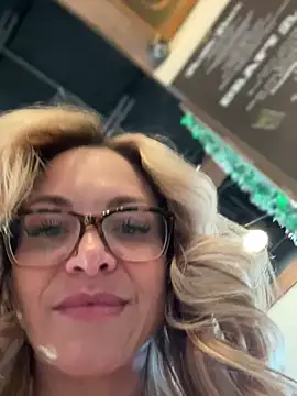 Snapshot of MessyNastyQueen chatting on 12-21-24, 09:58 MessyNastyQueen online show from 12-21-24, 09:58