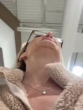 Snapshot of MessyNastyQueen chatting on 03-13-25, 04:56 MessyNastyQueen online show from 03-13-25, 04:56