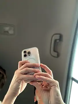 Snapshot of MessyNastyQueen chatting on 10-05-25, 05:22 MessyNastyQueen online show from 10-05-25, 05:22