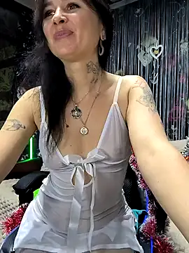 KikiXRed online show from 12-21-24, 02:26