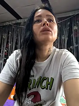 KikiXRed online show from 04-15-26, 08:43