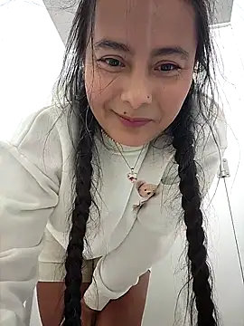 bellapaty online show from 10-31-25, 08:48