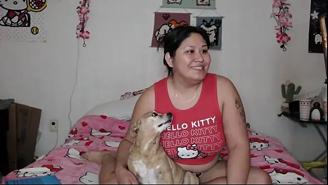 Snapshot of Cupcakecutie449 chatting on 06-08-26, 01:11 Cupcakecutie449 online show from 06-08-26, 01:11