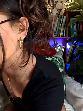 Snapshot of Naughty-Jessie chatting on 01-28-25, 10:12 Naughty-Jessie online show from 01-28-25, 10:12