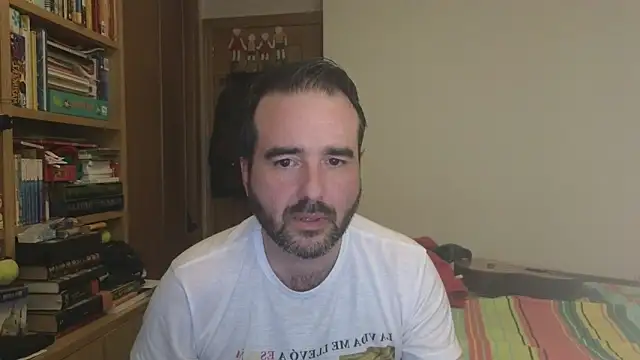 curiosillo83 online show from 12-15-25, 03:27