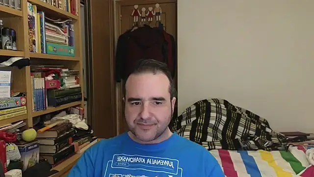 Snapshot of curiosillo83 chatting on 04-19-26, 09:52 curiosillo83 online show from 04-19-26, 09:52