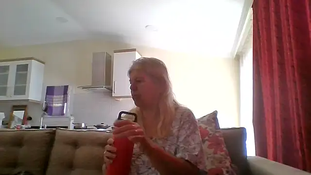 TrustfulVampire1 online show from 04-18-26, 09:57