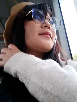 Snapshot of Sakura_0505 chatting on 12-24-24, 10:28 Sakura 0505 online show from 12-24-24, 10:28