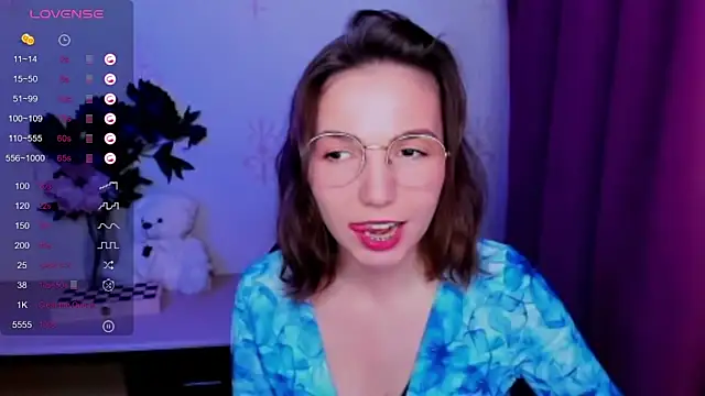 KindHazelHere  online show from 04-18-26, 07:07