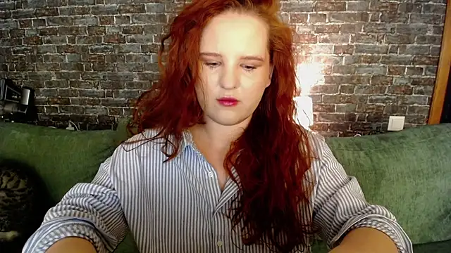 FlowerOfFreedom  online show from 12-15-25, 06:06