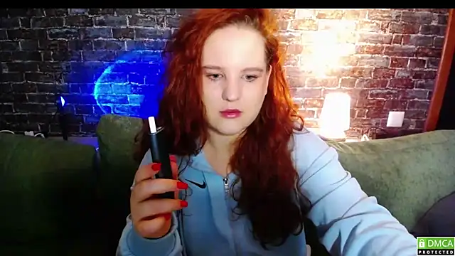 FlowerOfFreedom  online show from 12-19-25, 04:30