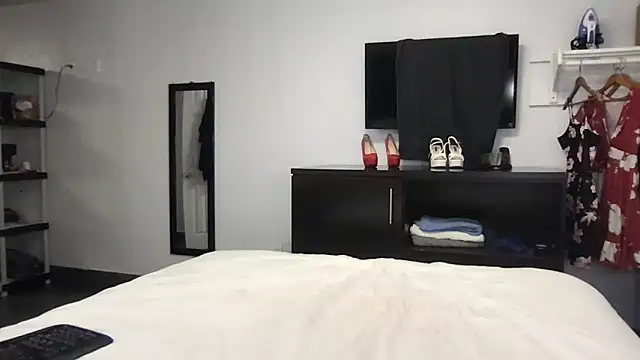 Snapshot of TiffaneyLove chatting on 05-15-26, 10:50 TiffaneyLove online show from 05-15-26, 10:50